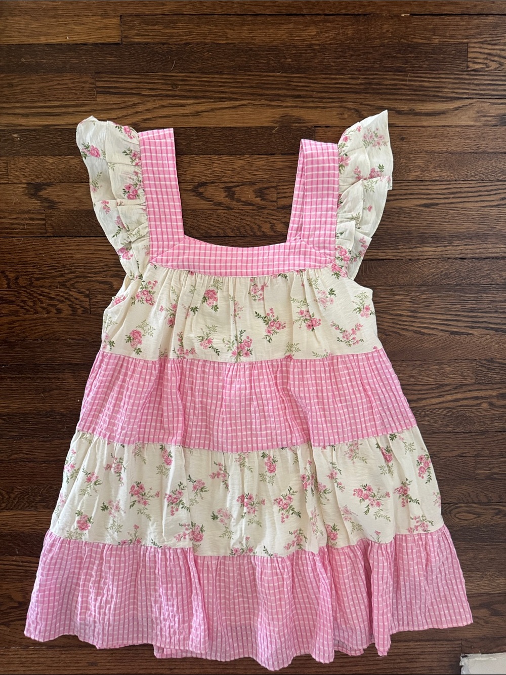 Pink summer dress by Le Lis